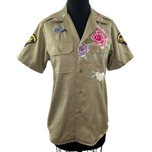 Carnation Lily Lily Rose Army Green Embroidered Button-Up Collar Shirt Flowers S